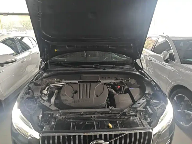 Volvo XC60 — Фото автомобиля 19