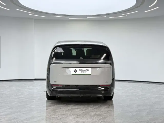 Li Auto MEGA — Фото автомобиля 5