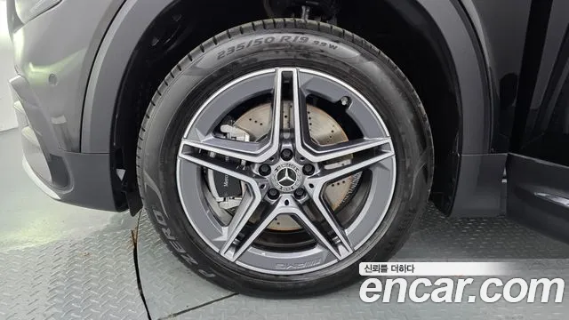 Mercedes-Benz GLB-Class — Фото автомобиля 4