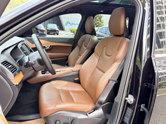 Volvo XC90 — Фото автомобиля 11