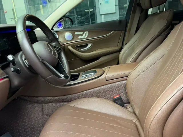 Mercedes-Benz E-Class — Фото автомобиля 14