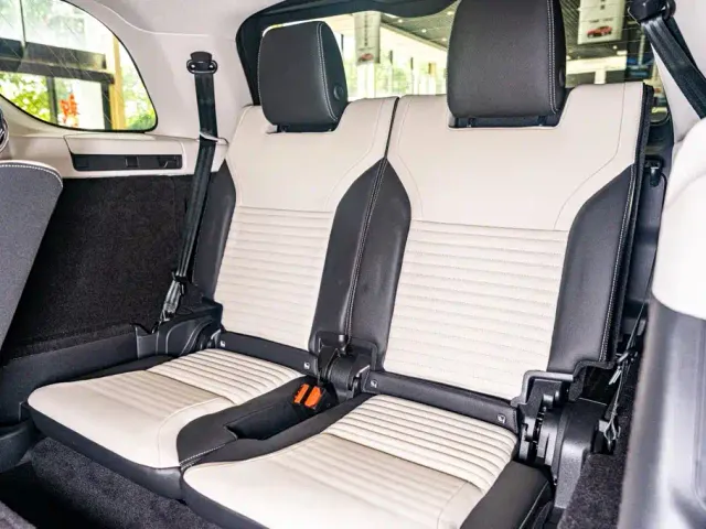 Land Rover Discovery — Фото автомобиля 17