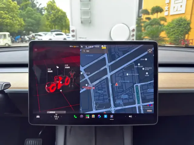 Tesla Model Y — Фото автомобиля 12