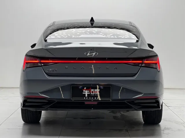 Hyundai Elantra — Фото автомобиля 5