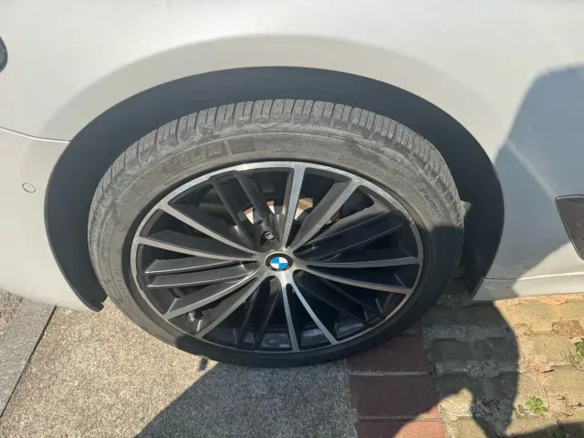 BMW 5 Series — Фото автомобиля 2