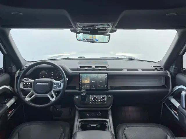 Land Rover Defender — Фото автомобиля 12