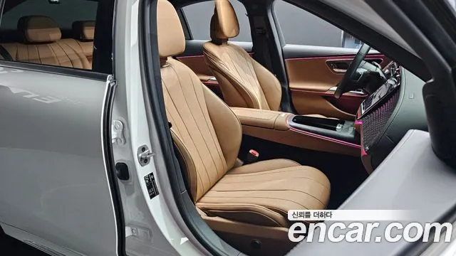 Mercedes-Benz E-Class — Фото автомобиля 12