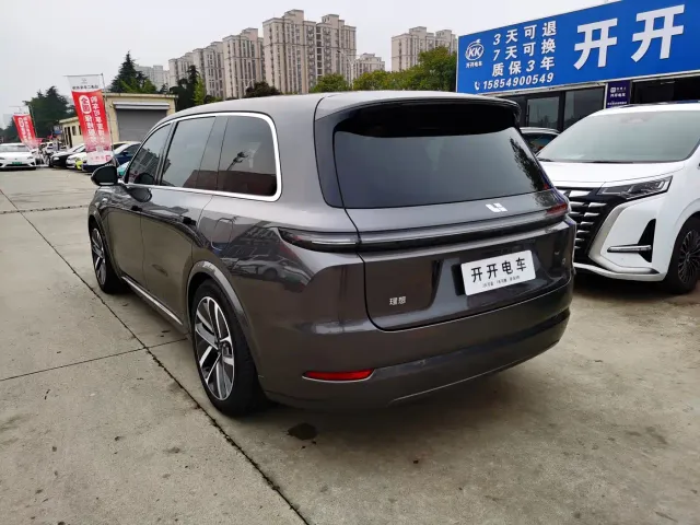 Li Auto L9 — Фото автомобиля 6