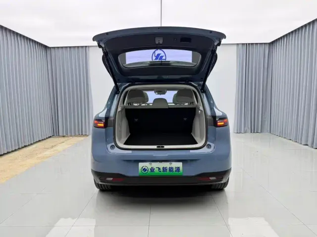 Leapmotor B10 — Фото автомобиля 17