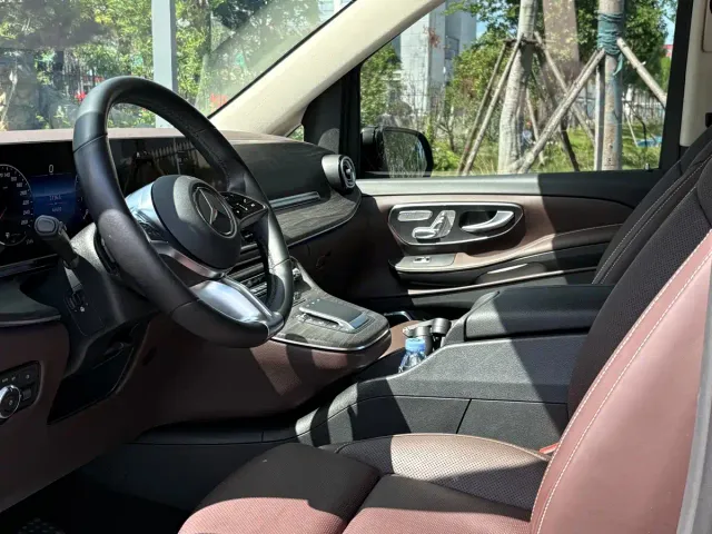 Mercedes-Benz V-Class — Фото автомобиля 4