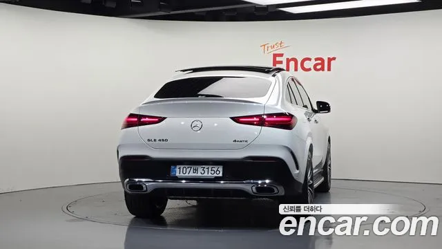 Mercedes-Benz GLE-Class — Фото автомобиля 4