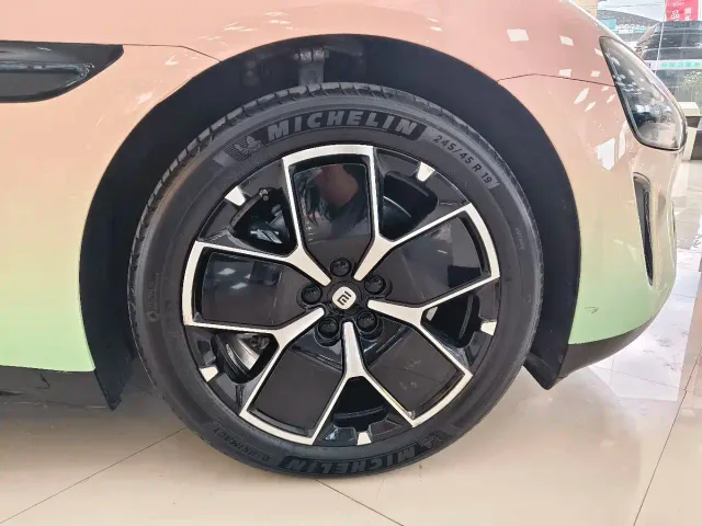 Xiaomi SU7 — Фото автомобиля 17
