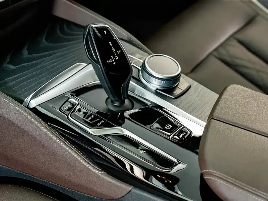 BMW BMW 5 Series 2022 Facelift 530Li Leading M Sport Package — Фото автомобиля 11
