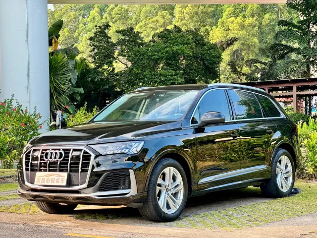 Фотография автомобиля — Audi Q7