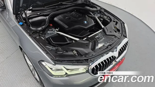 BMW 5-Series — Фото автомобиля 6