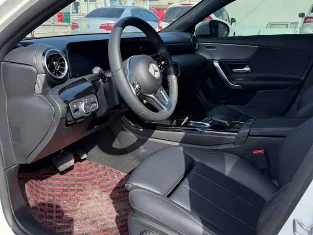 Mercedes-Benz A-Class — Фото автомобиля 8