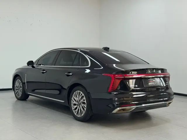 Hongqi H5 — Фото автомобиля 15