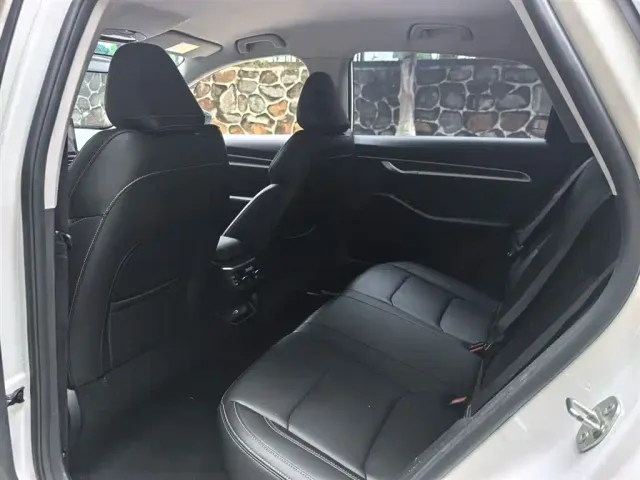 Geely Emgrand — Фото автомобиля 16