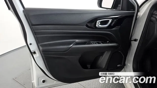 Jeep Compass 2nd Gen — Фото автомобиля 13