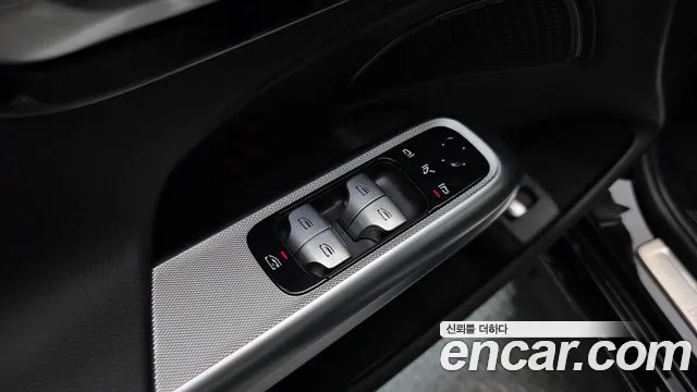 Mercedes-Benz E-Class — Фото автомобиля 16