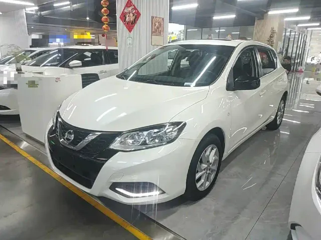 Фотография автомобиля — Nissan Tiida