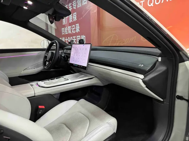 Xiaomi SU7 — Фото автомобиля 22