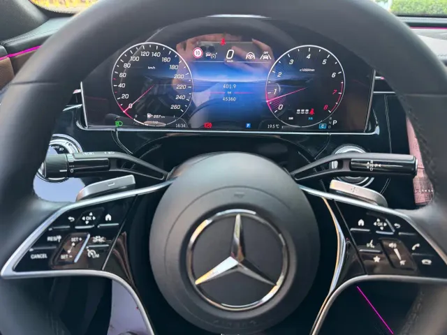Mercedes-Benz E-Class — Фото автомобиля 13