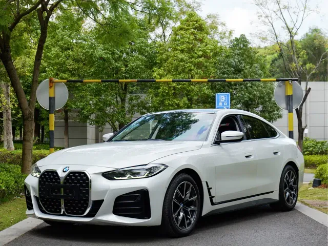 Фотография автомобиля — BMW 4 Series