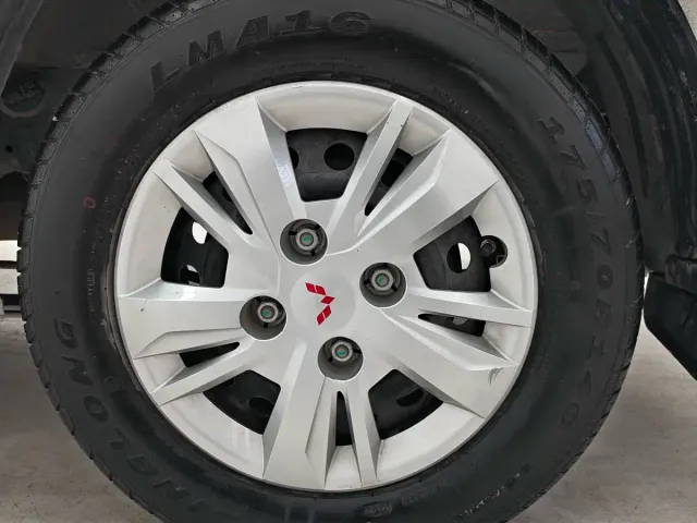 Wuling Hongguang — Фото автомобиля 16