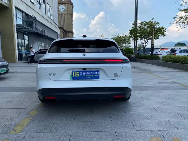 Nio ET5 Touring — Фото автомобиля 6