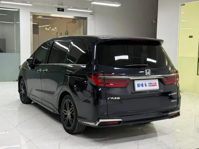 Honda Odyssey — Фото автомобиля 4