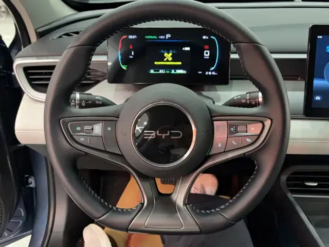 BYD Seal 05 DM-i — Фото автомобиля 2
