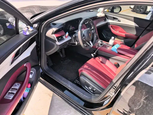 Hongqi H5 — Фото автомобиля 11