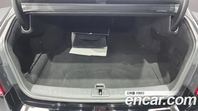 Genesis G90 Бензин 3.5 турбо AWD — Фото автомобиля 11