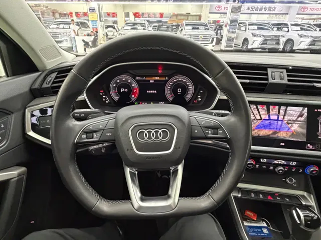 Audi Q3 — Фото автомобиля 16