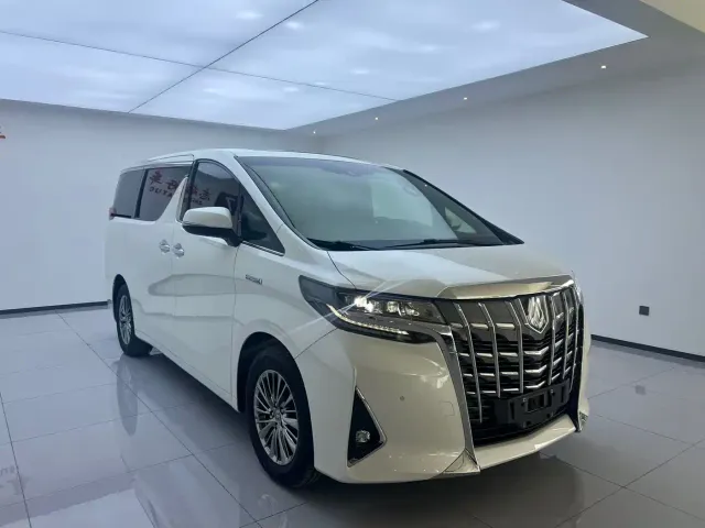 Toyota Alphard — Фото автомобиля 3