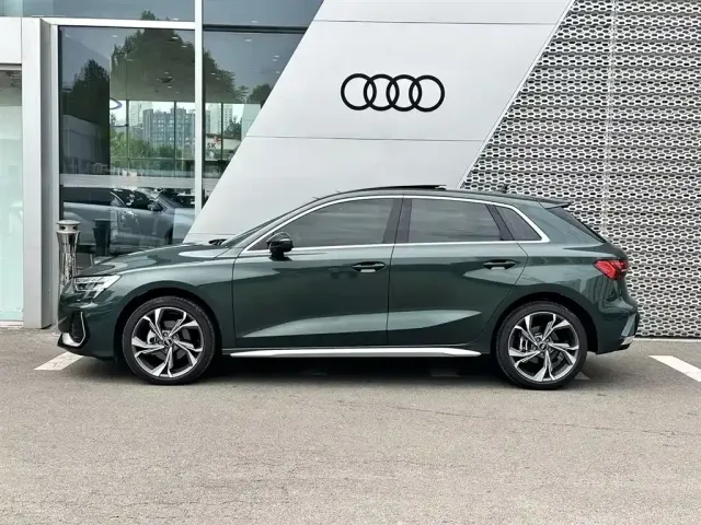 Audi Audi A3 2025 Sportback 35TFSI Flying Premium — Фото автомобиля 19