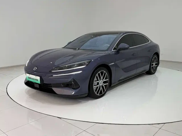 Denza Z9 — Фото автомобиля 18