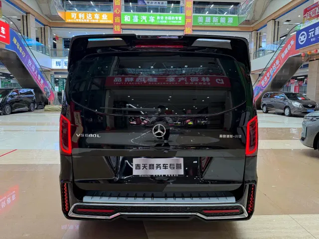 Mercedes-Benz Vito 2023 2.0T Business 7-Seater — Фото автомобиля 7