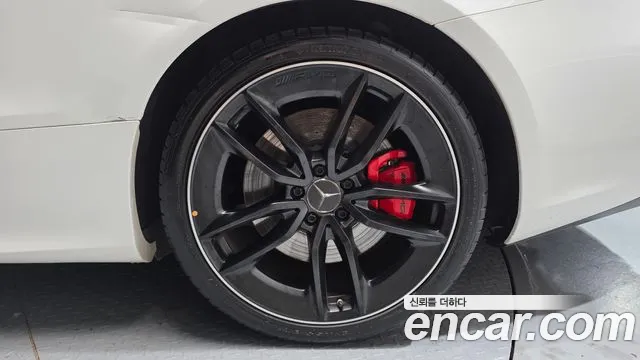 Mercedes-Benz E-Class — Фото автомобиля 16