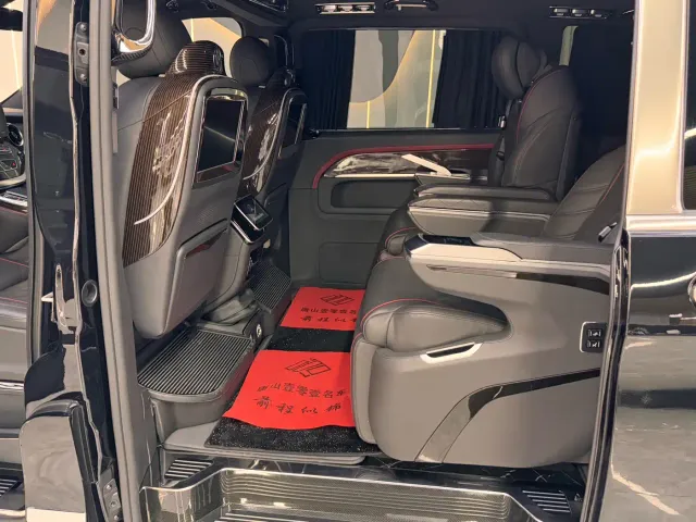 Mercedes-Benz Mercedes-Benz V-Class 2024 V 300 L Long Wheelbase Premium — Фото автомобиля 20