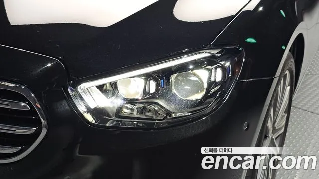Mercedes-Benz E-Class — Фото автомобиля 19
