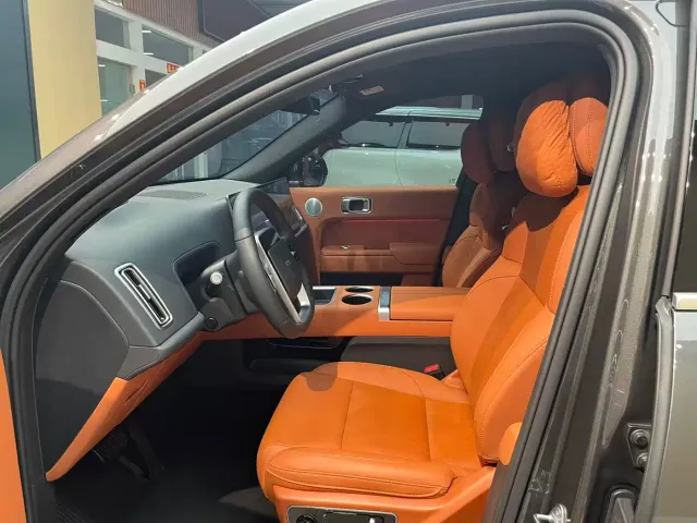 Li Auto L7 — Фото автомобиля 10