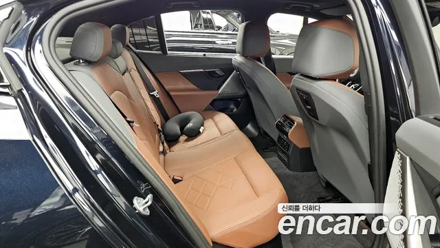 BMW 5-Series 5 серия (G60) 530i xDrive M Sport — Фото автомобиля 12