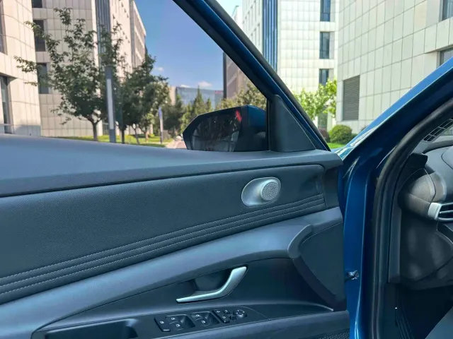 Hyundai Elantra — Фото автомобиля 13