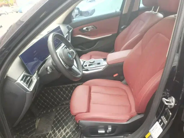 BMW i3 — Фото автомобиля 14