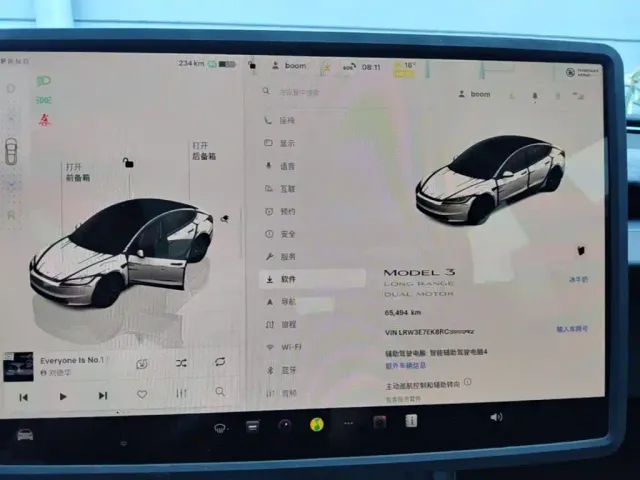 Tesla Model 3 — Фото автомобиля 11