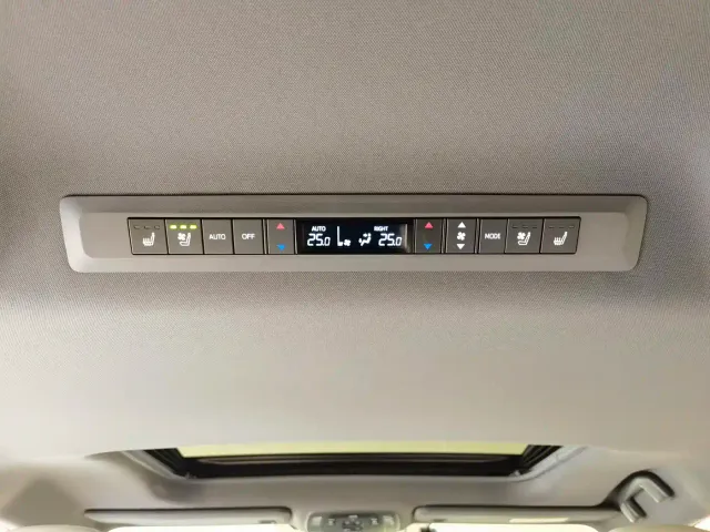Toyota Sienna — Фото автомобиля 16