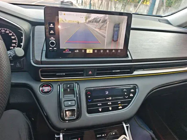 Honda Odyssey — Фото автомобиля 12