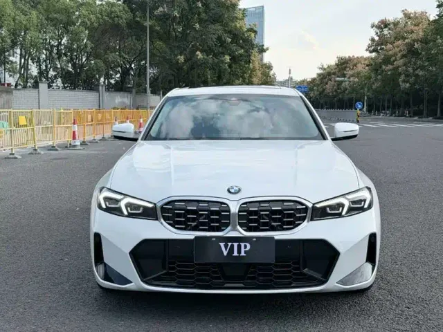 BMW 3 Series — Фото автомобиля 2
